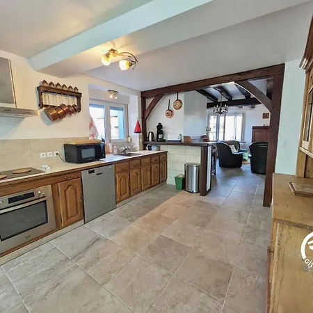 Du Lavoir, 8 Personnes Vakantiehuis Chammes