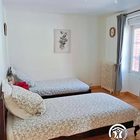 Du Lavoir, 8 Personnes Chammes