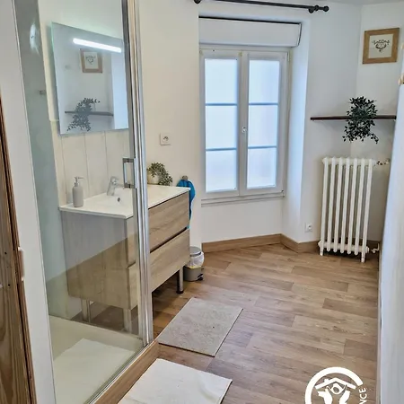 Du Lavoir, 8 Personnes Vakantiehuis Chammes