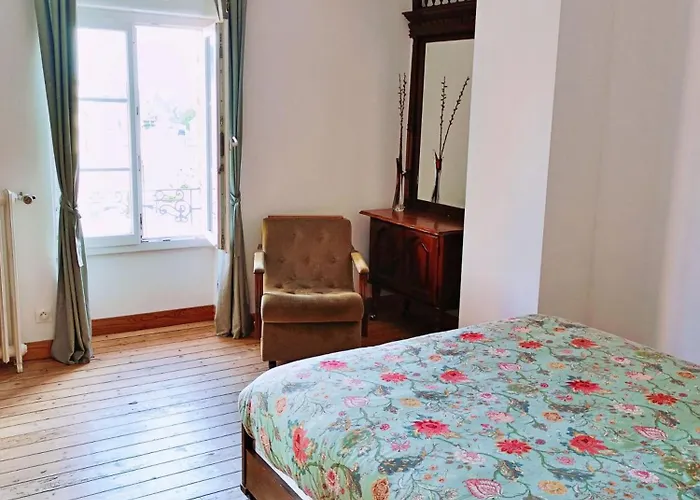 Du Lavoir, 8 Personnes * Chammes