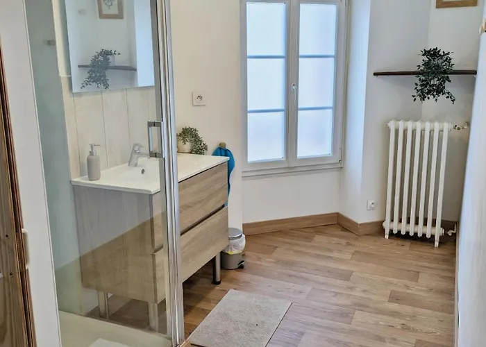 Du Lavoir, 8 Personnes בית נופש Chammes