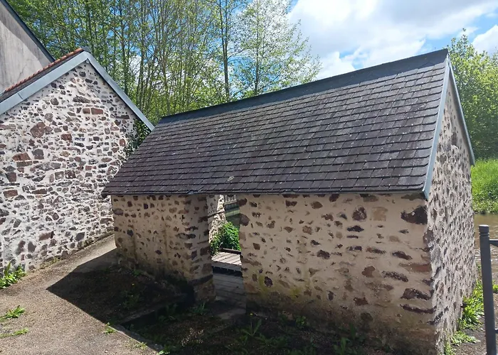 Du Lavoir, 8 Personnes Chammes